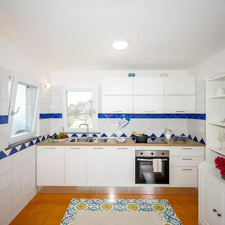 Holiday home Blue Moon House