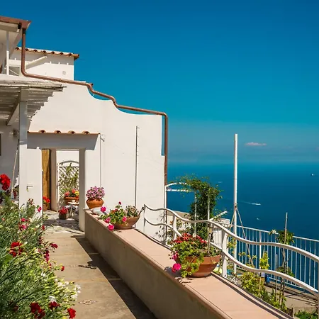 Holiday home Blue Moon House *